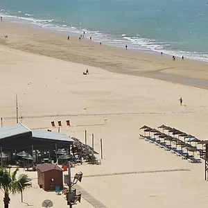 https://gatu-premium-villa-turquesa-playa-y-parking.hotelsincadiz.net
